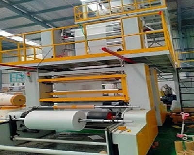 Low pressure coextrusion film blowing machine